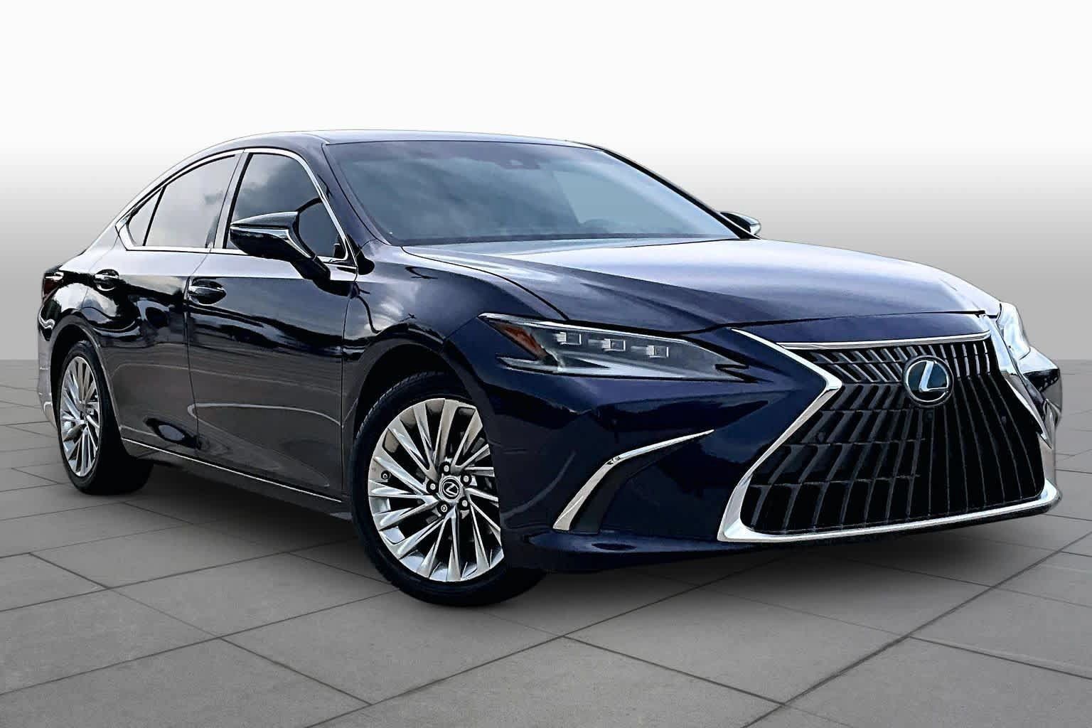 Used 2023 Lexus ES 300h Ultra Luxury w/ Accessory Package (Z2) FWD image 3