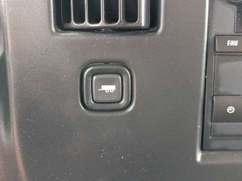 Used 2015 Chevrolet Express 2500 image 24