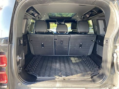 Used 2023 Land Rover Defender 110 X-Dynamic SE image 34
