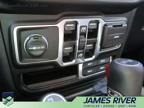 Used 2023 Jeep Wrangler Altitude image 37