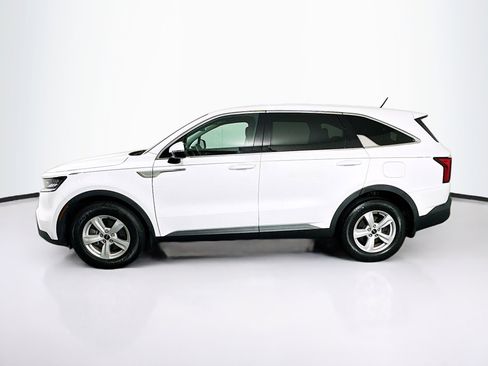 Used 2023 Kia Sorento LX FWD image 4