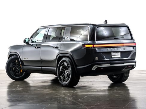 Used 2023 Rivian R1S Adventure image 11