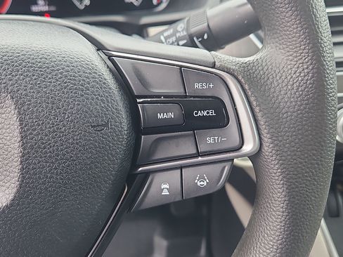 Used 2018 Honda Accord LX image 13
