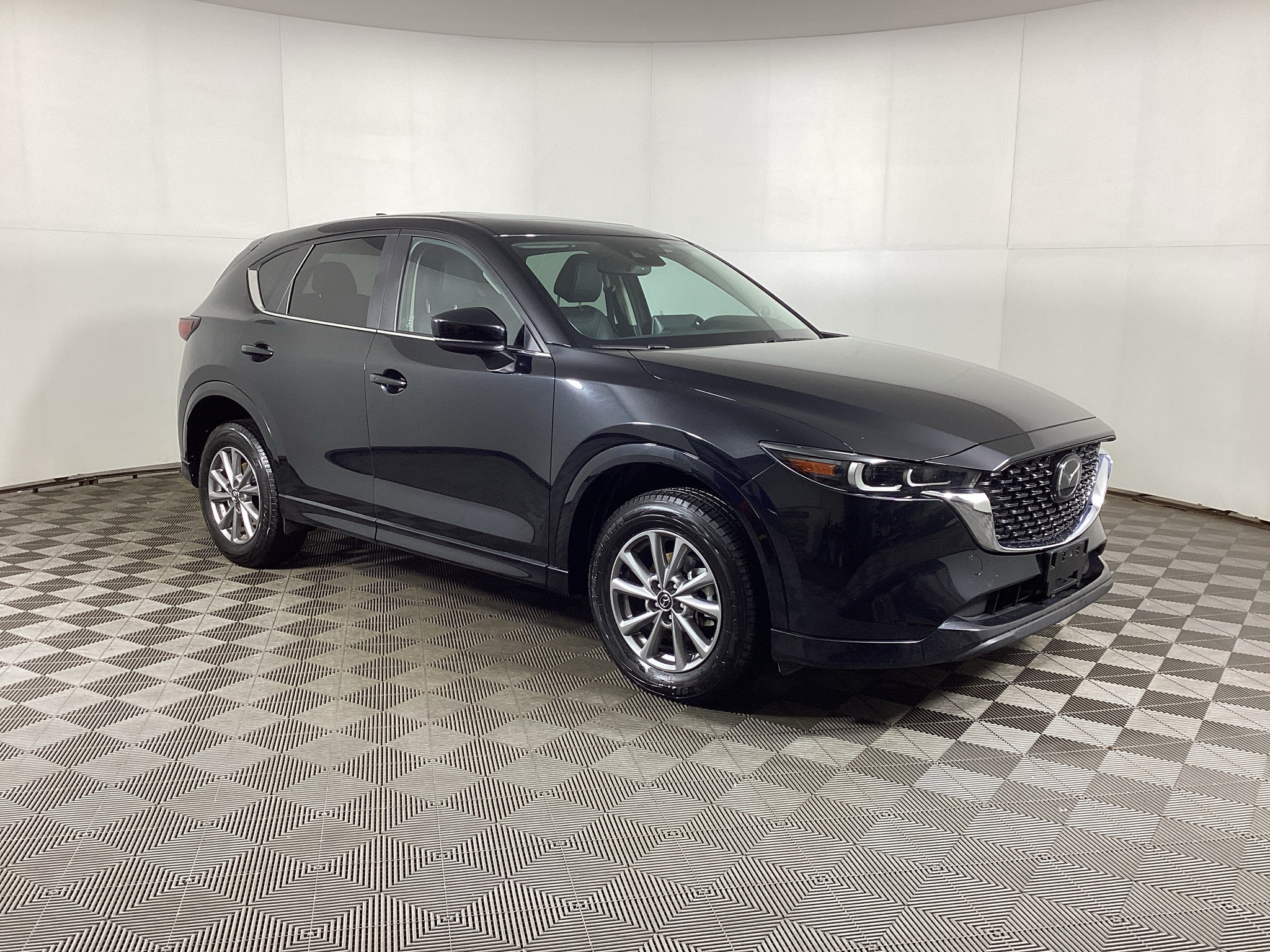 Used 2025 MAZDA CX-5 AWD 2.5 S w/ Preferred Package image 1