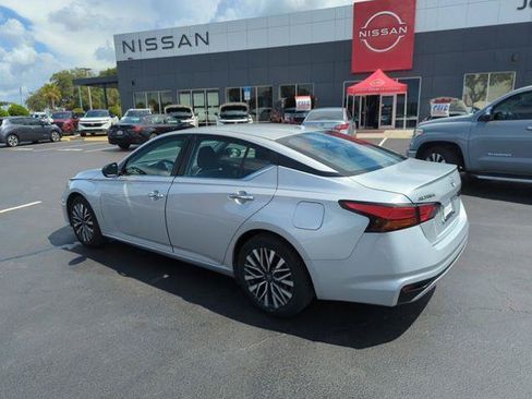 Certified 2024 Nissan Altima 2.5 SV FWD image 9