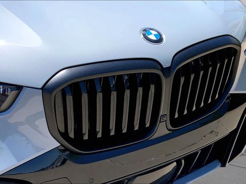 Used 2024 BMW X5 xDrive40i w/ M Sport Package AWD/4WD image 28