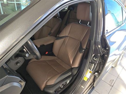 Used 2025 Lexus ES 350 Ultra Luxury image 11