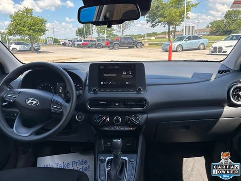 Used 2023 Hyundai Kona SEL FWD image 2