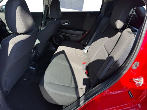Used 2018 Honda HR-V EX image 16