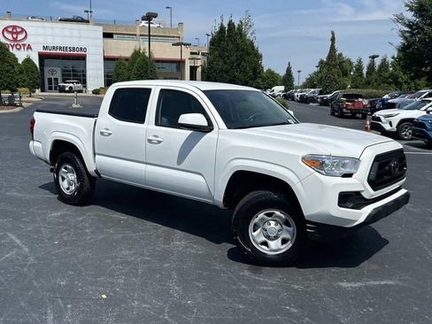 Used 2020 Toyota Tacoma SR AWD/4WD image 2