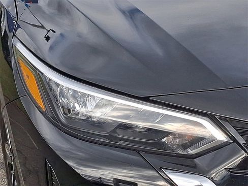 Used 2025 Nissan Sentra SV image 10