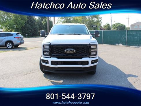 Used 2025 Ford F250 XLT w/ Black Appearance Package AWD/4WD image 9