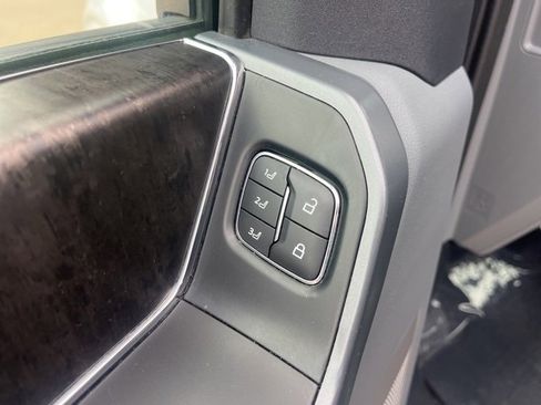 Used 2022 Ford F150 Lariat w/ Equipment Group 501A Mid image 16