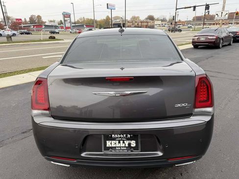 Used 2015 Chrysler 300 S w/ 300S Premium Group image 4