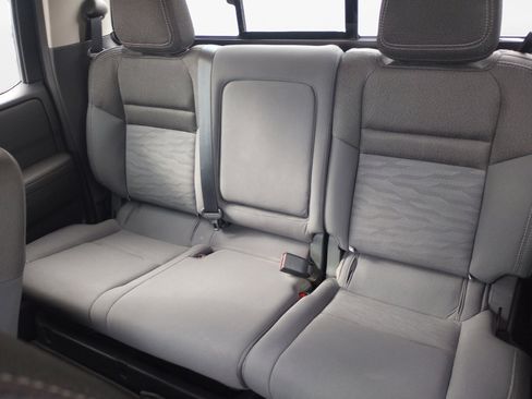 Used 2024 Nissan Frontier SV w/ SV Convenience Package image 12