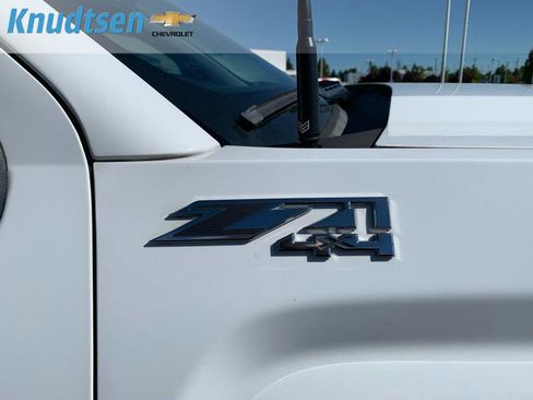 Used 2014 GMC Sierra 1500 SLT AWD/4WD image 9