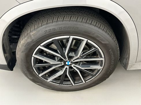 Used 2025 BMW X1 xDrive28i w/ M Sport Package AWD/4WD image 11