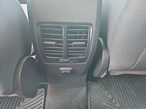 Used 2018 Ford Escape SE w/ SE Sync 3 Package FWD image 16