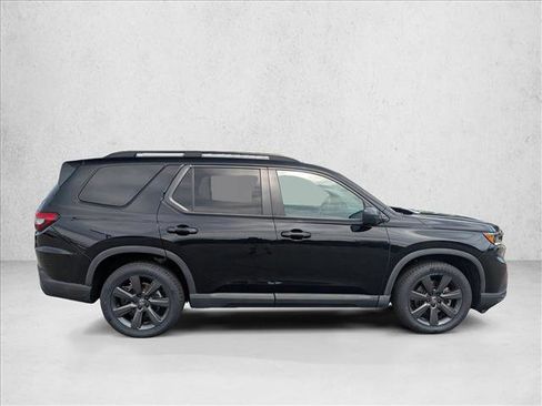 Certified 2023 Honda Pilot Sport image 4