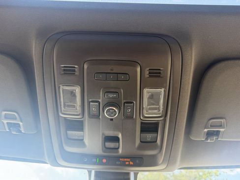 Used 2022 GMC Yukon SLT w/ SLT Premium Package RWD image 40