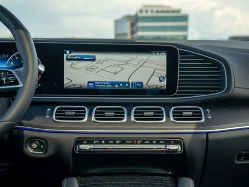 Certified 2025 Mercedes-Benz GLS 450 4MATIC image 25