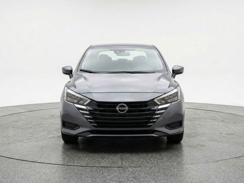 Used 2025 Nissan Versa SV image 2
