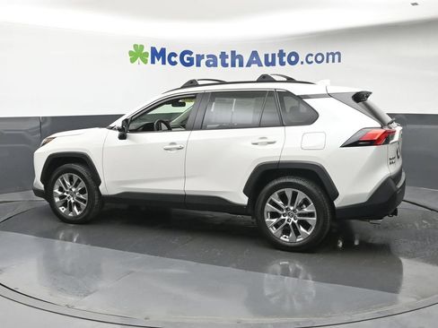 Used 2022 Toyota RAV4 XLE Premium AWD/4WD image 22