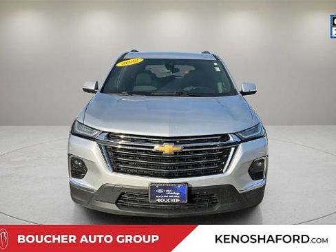 Used 2022 Chevrolet Traverse LT image 3