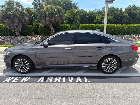 Used 2019 Honda Accord Touring image 2
