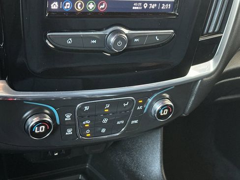 Used 2022 Chevrolet Traverse LT w/ LPO, Blackout Package FWD image 21