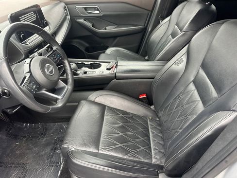 Used 2023 Nissan Rogue Platinum w/ Platinum Premium Package image 9