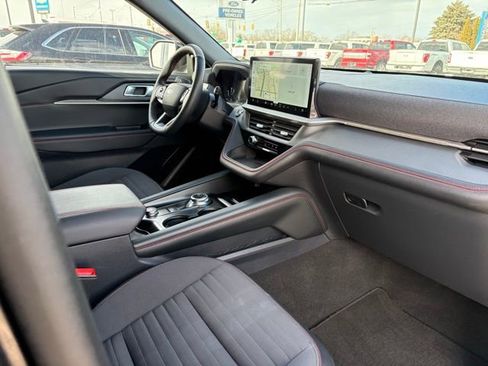 Used 2025 Ford Explorer ST-Line image 12