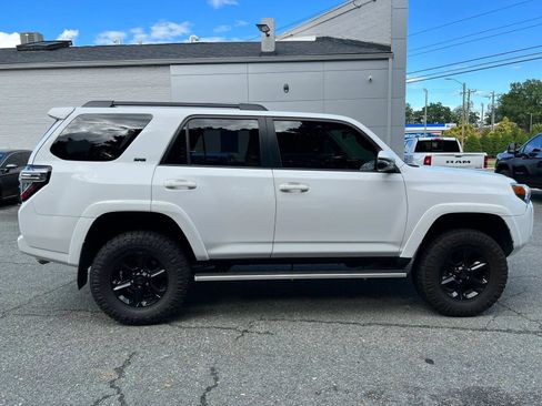 Used 2017 Toyota 4Runner SR5 Premium AWD/4WD image 3