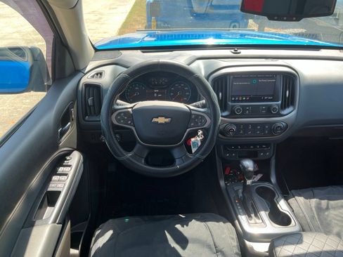 Used 2022 Chevrolet Colorado Z71 AWD/4WD image 11
