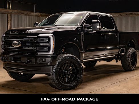 Used 2025 Ford F250 Platinum w/ FX4 Off-Road Package image 5