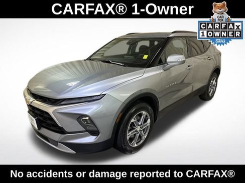 Used 2024 Chevrolet Blazer LT FWD image 2