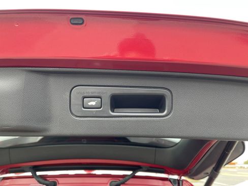 Used 2025 Honda Pilot Touring image 21