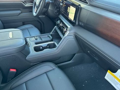 New 2026 GMC Sierra 2500 Denali w/ Denali Reserve Package image 17