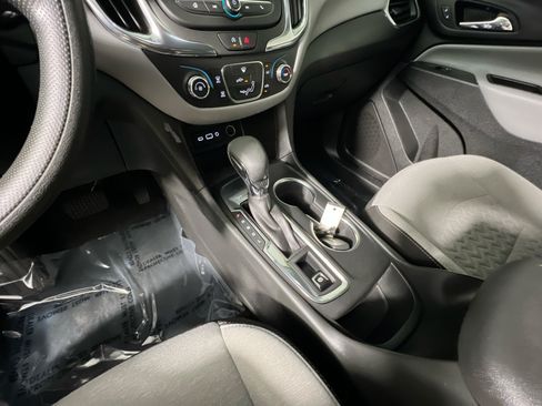 Used 2023 Chevrolet Equinox LS w/ LS Convenience Package FWD image 25