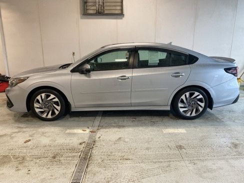 Used 2023 Subaru Legacy Limited image 8