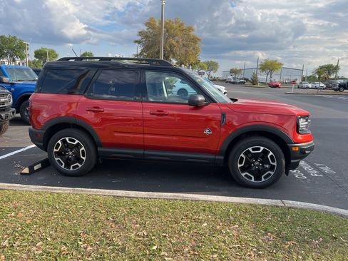 Used 2024 Ford Bronco Sport Outer Banks w/ Tech Package image 3
