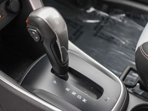 Used 2022 Chevrolet Trax LT w/ LT Convenience Package image 20