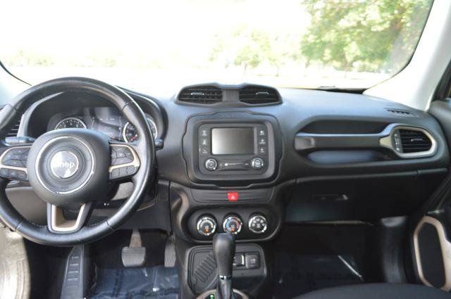 Used 2017 Jeep Renegade Latitude FWD image 13