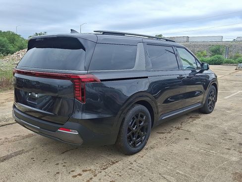 New 2026 Kia Carnival SX Prestige image 3