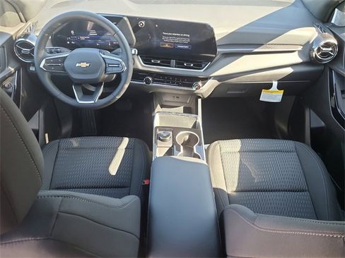 New 2026 Chevrolet Equinox LT image 9