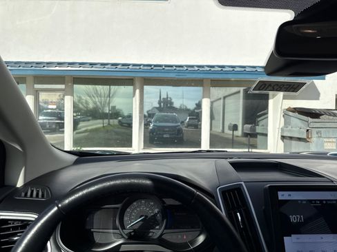 Used 2024 Ford Edge SEL w/ Convenience Package image 13