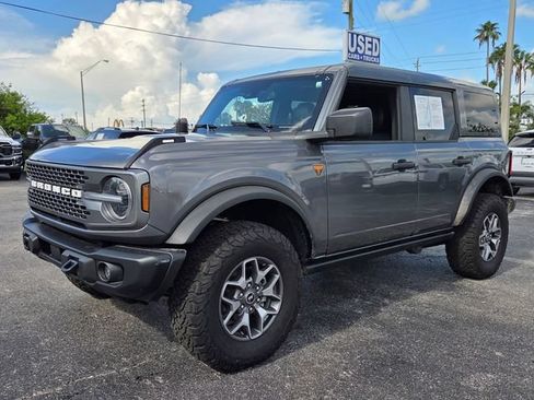 Used 2025 Ford Bronco Badlands AWD/4WD image 3