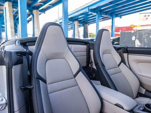 Used 2025 Porsche 911 Carrera image 31