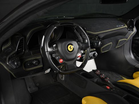 Used 2014 Ferrari 458 Speciale Coupe RWD image 4