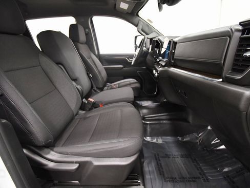 Used 2024 GMC Sierra 3500 SLE w/ SLE Convenience Package image 17